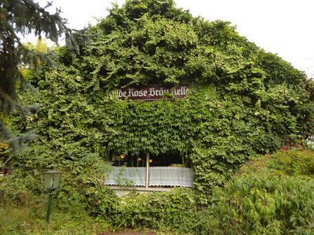   Bamberg an der Regnitz Wilde Rose Bräu Keller BiergartenBamberg an der Regnitz Wilde Rose Bräu Keller Biergarten