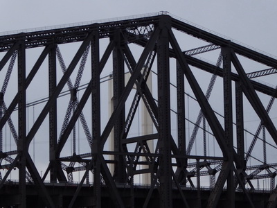   Quebec Bridge Eisenbahn- und Straßenbrücke über den Sankt-Lorenz-StromQuebec  City Quebec Bridge  987 m lang 