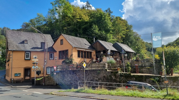 Manderscheid  Burgen 2 Manderscheider  bUrgen Niederburg 