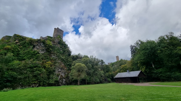 Manderscheid  Burgen 2 Manderscheider  bUrgen Niederburg 