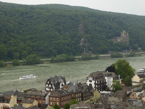 Weinberge Nierderwalddenkmal Seilbahn offene Gondel nach Assmannshausen 