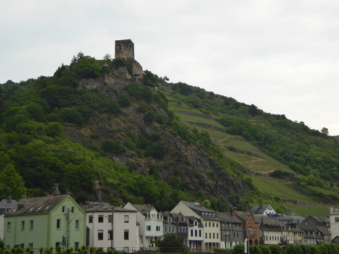 Mit dem Schiff Stolzenfels von Braubach nach  Rüdesheim   