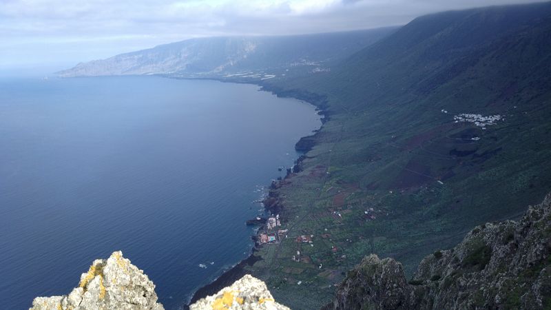 Mirador Bascos Blick runter Pozo de la Salud Blick in die Caldera El Golfo