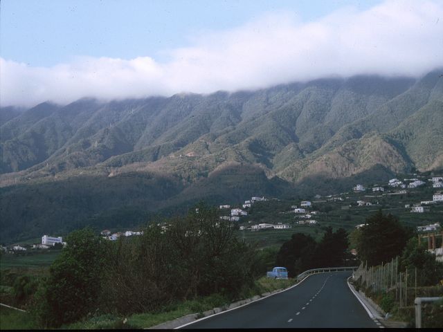 La Palma   La Palma   Santa Cruz de La Palma    Strasse zum Cumbre