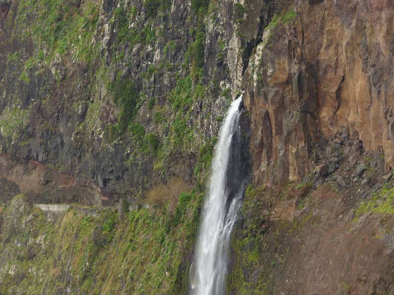 Madeira   Porto Moniz natrliche Schwimmbder in den Felsen Felsenbder