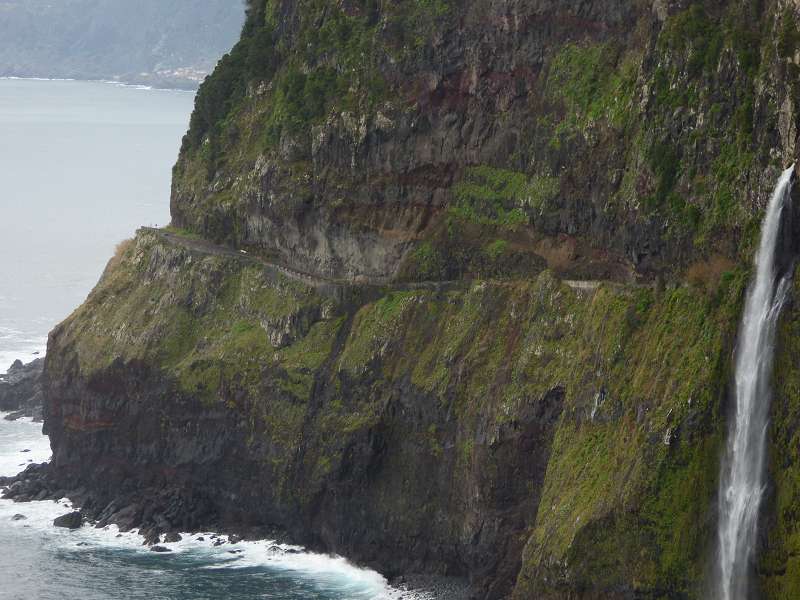 Madeira   Porto Moniz natrliche Schwimmbder in den Felsen Felsenbder