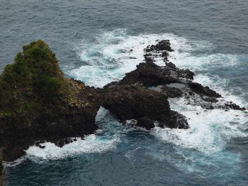 Madeira   Porto Moniz natrliche Schwimmbder in den Felsen Felsenbder