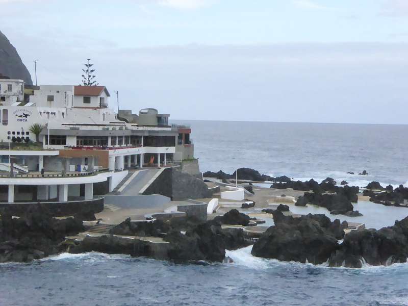  Madeira   Porto Moniz natrliche Schwimmbder in den Felsen Felsenbder