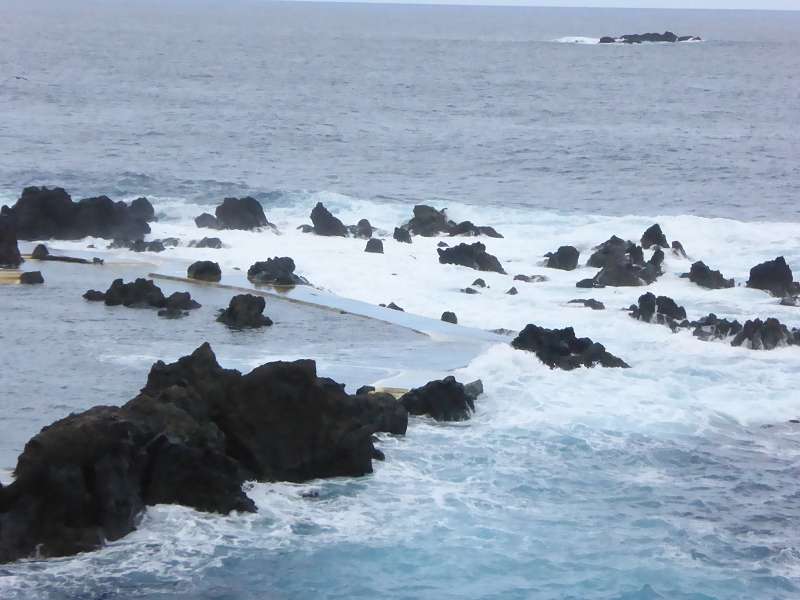  Madeira   Porto Moniz natrliche Schwimmbder in den Felsen Felsenbder