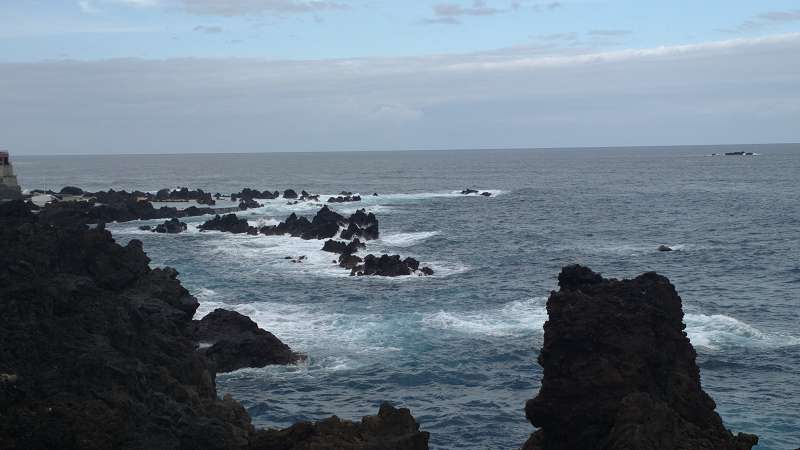  Madeira   Porto Moniz natrliche Schwimmbder in den Felsen Felsenbder