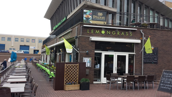 gegenber ist Lemongrass Nach dem Umbau De Hofnar   Bitterballenmen dehofnar.nl/  + Le Chouffe 8,5 %