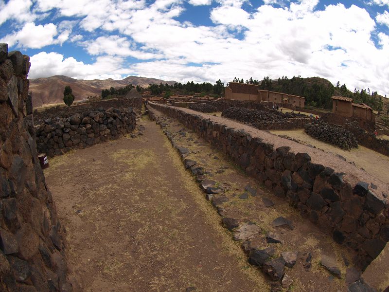 Iglesia La Raqiu Ruine  Wiraqocha-Tempel Raqui 12 m high Walls