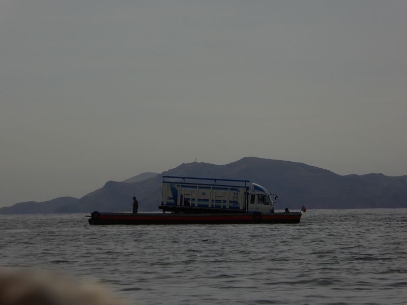 Fahrt nach Tiahuanaco Pukara Kultur  Fähre in Tiquina Bolivien  Estrecho de Tiquina Ruta National 2