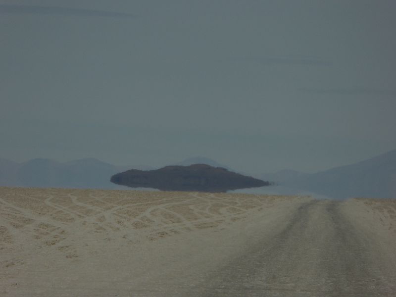  Betonharte Piste Berge als Fata Morgana