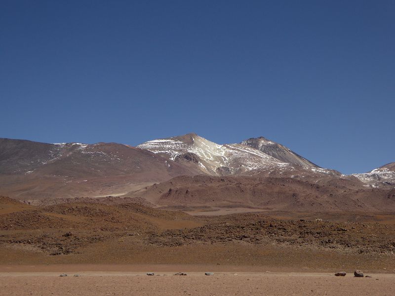 Laguna  Verde Vulcano Licancabur  5920 m und Salzsee Laguna Verde 4300 m 