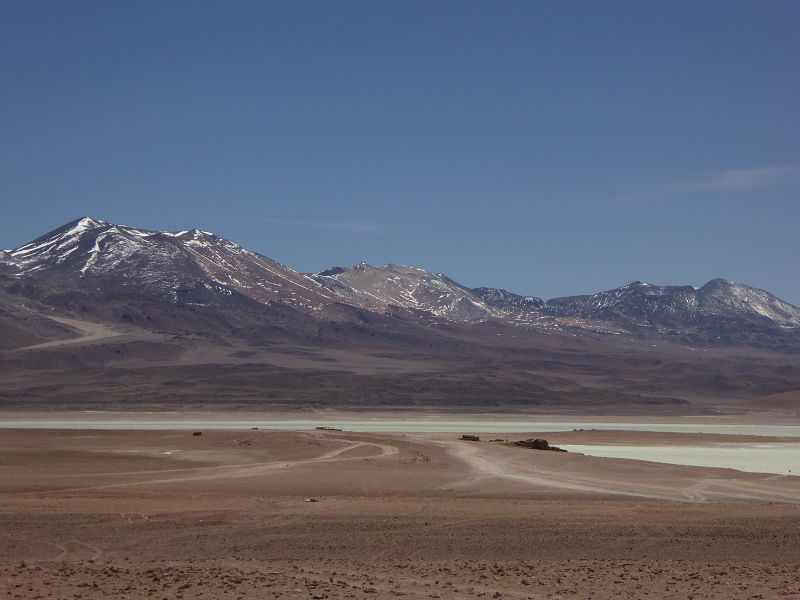 Laguna  Verde Vulcano Licancabur  5920 m und Salzsee Laguna Verde 4300 m 