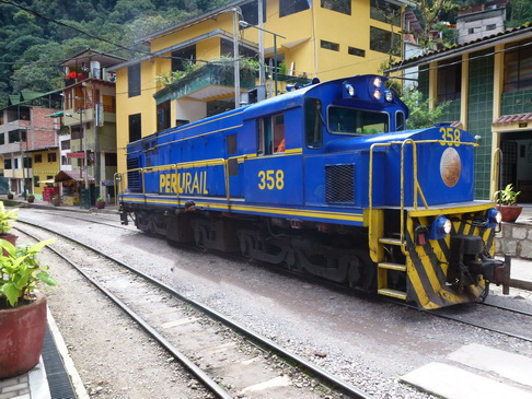 Aguas Calientes  Train Perurail  Sumaq Aguas Calientes Sumaq Machu Picchu