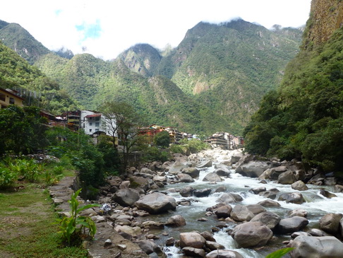 Aguas Calientes  Train Perurail  Sumaq Aguas Calientes Sumaq Machu Picchu