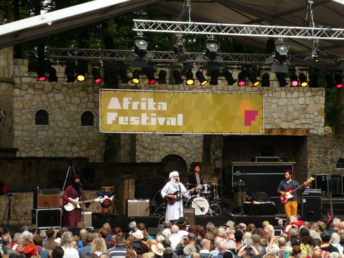   Culturele Karavaan voor de Vrede (Mali) Terakraft + Ali Farka Toure Culturele Karavaan voor de Vrede (Mali) Terakraft  + Ali Farka Toure 