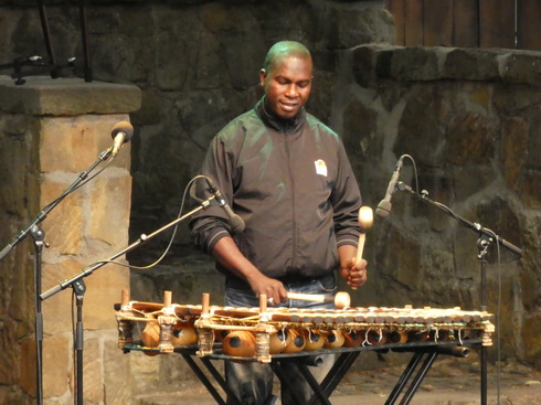 TRIO DA KALI von Sängerin HAWA KASSE MADY