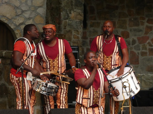 La fanfare Eyo'nlé   Eyo'nlé Brass Band  BeninLa fanfare Eyo'nlé   Eyo'nlé Brass Band  Benin