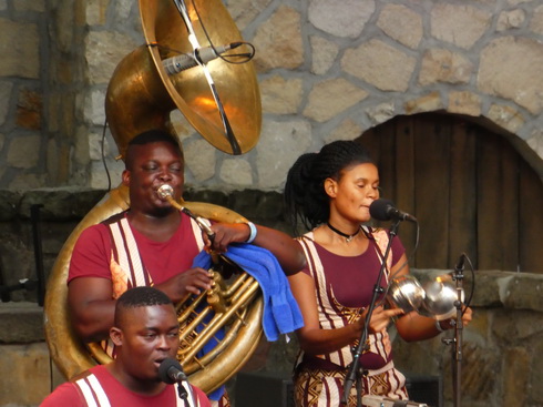 La fanfare Eyo'nlé   Eyo'nlé Brass Band  BeninLa fanfare Eyo'nlé   Eyo'nlé Brass Band  Benin