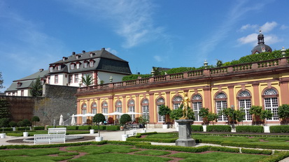 Weilburg an der Lahn Schifftunnel Schloss Kettenbrücke Rollschiff  Kanu Eisenbahn