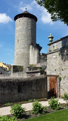 Weilburg an der Lahn  Schiffstunnel Schloss Kettenbrücke Rollschiff  Kanu Eisenbahn