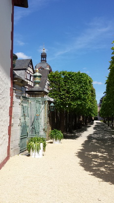 Weilburg an der Lahn  Schiffstunnel Schloss Kettenbrücke Rollschiff  Kanu Eisenbahn