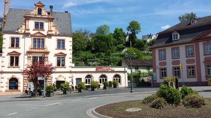 Weilburg an der Lahn Schifftunnel Schloss Kettenbrücke Rollschiff  Kanu  Löwe von Nassau 