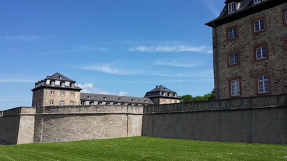 Weilburg an der Lahn Schifftunnel Schloss Kettenbrücke Rollschiff  Kanu  Löwe von Nassau 