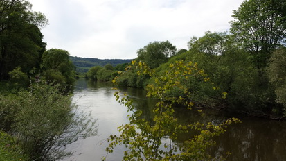 Weilburg an der Lahn Schifftunnel Schloss Kettenbrücke Rollschiff  Kanu Eisenbahntunnel