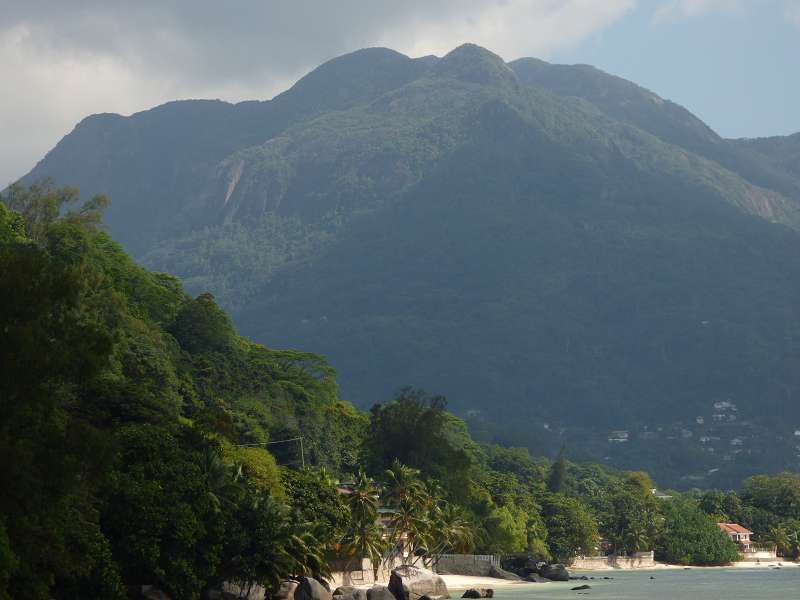 Hilton Northolme Seychelles  Hilton Northolme Seychelles  Bungalow Blick Beau Vallon 