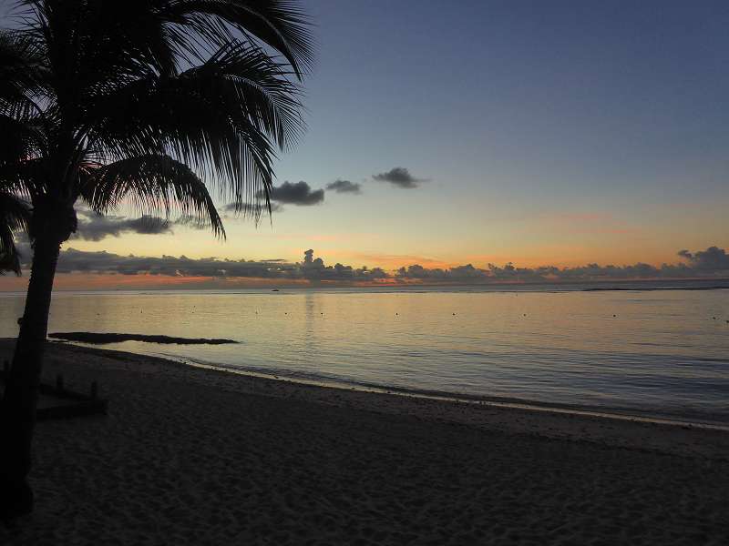 Beach  Le Victoria Beachcomber Hotel Mauritius Strand